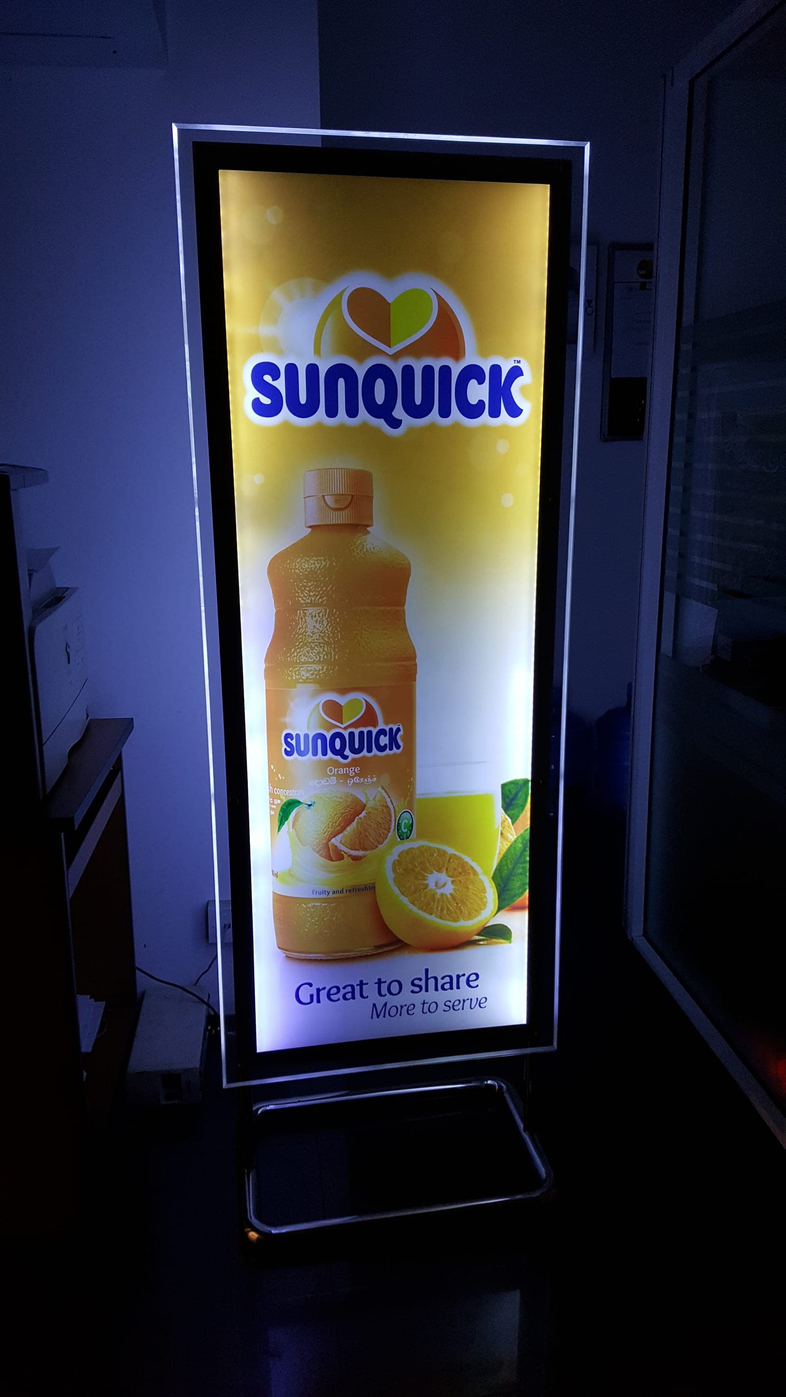 Sunquick illuminated lightbox, 'Great to share'